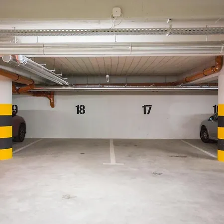 Apartament Bursztynowy 아파트 슈비노우이스쳬
